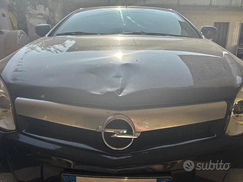Usata Opel Tigra 2008 Nero Cabrio