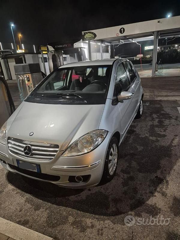 Usata Mercedes A180 109 CV (80 kW) 2005 Grigio Berlina