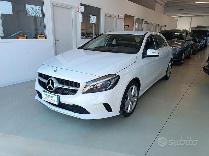 Bianco Usata 2017 Mercedes A180 Premium Tre volumi | 14.490 € (Buon prezzo) - Immagine 1/4