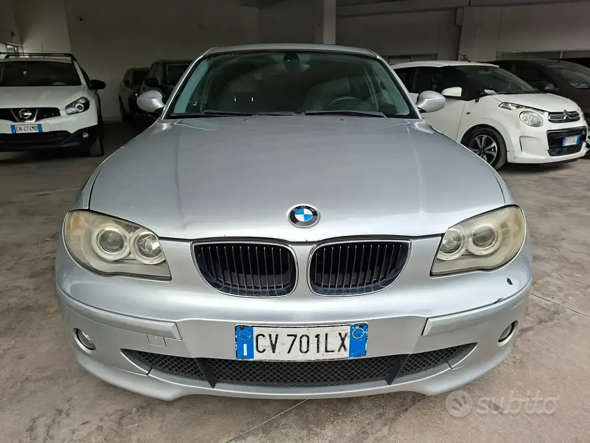 Usata BMW 120 163 CV (119 kW) 2005 Grigio Utilitaria