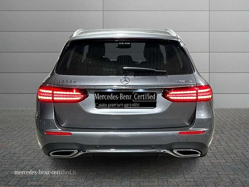 Usata Mercedes E220 200 CV (147 kW) 2023 Grigio selenite Station wagon