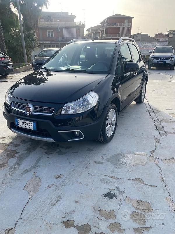 Usata Fiat Sedici Emotion 134 CV (98 kW) 2011 Nero SUV