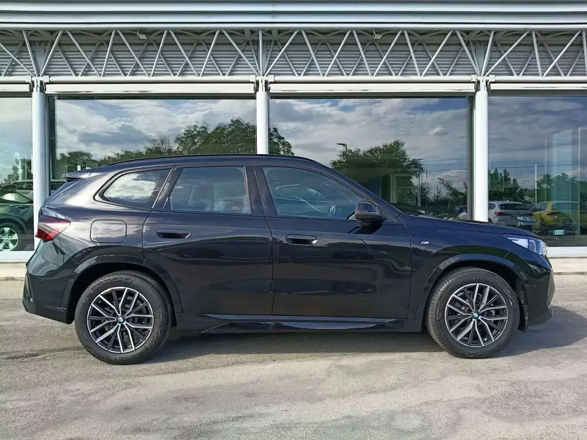 Usata BMW X1 M Sport 136 CV (100 kW) 2025 Saphirschwarz metallic SUV