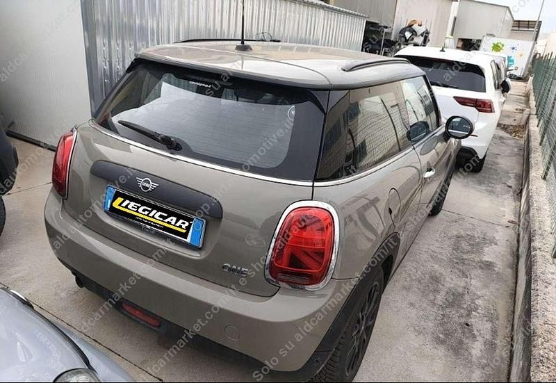 Usata Mini ONE 75 CV (55 kW) 2020 Emerald grey metallizzato Utilitaria