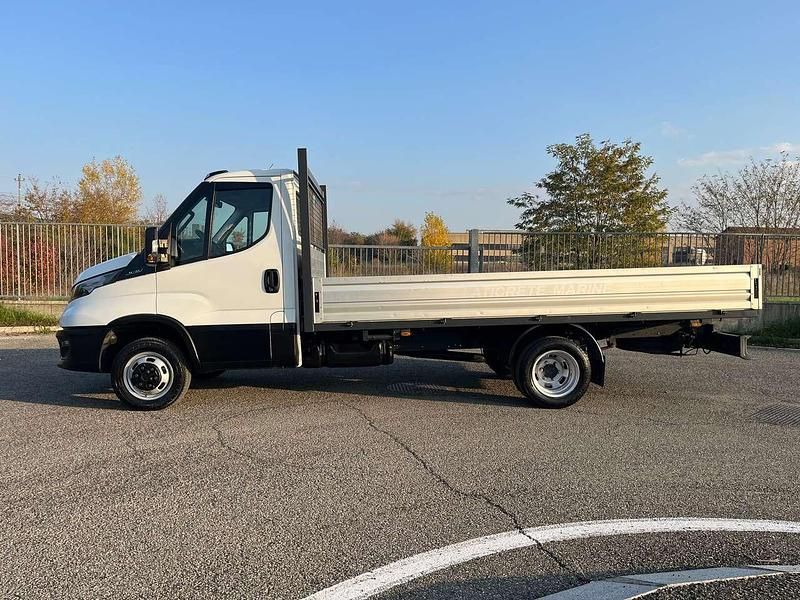 Usata Iveco Daily 136 CV (100 kW) 2021 Bianco Furgone
