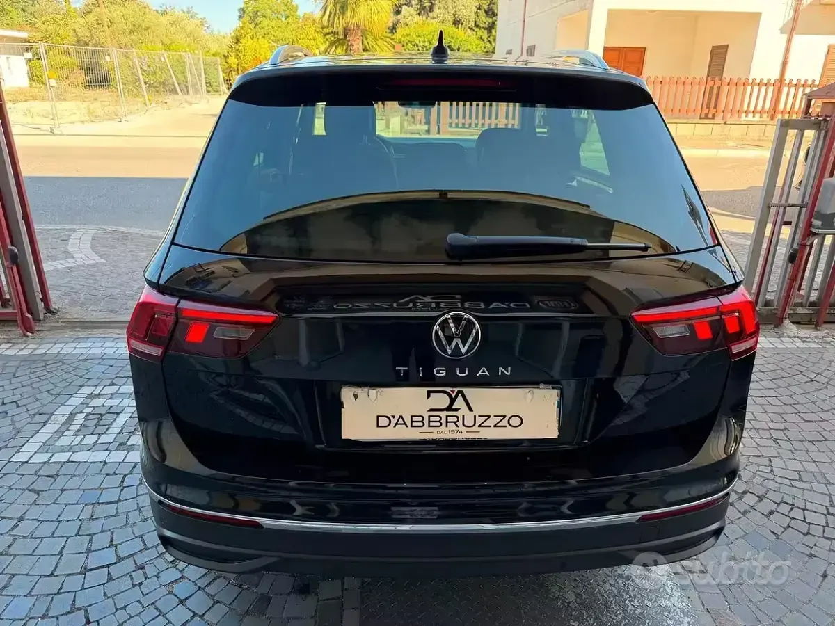 Usata VW Tiguan 150 CV (110 kW) 2022 Nero SUV