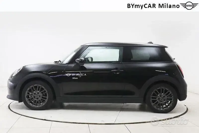 Usata Mini Cooper Essential 156 CV (114 kW) 2024 Nero Utilitaria