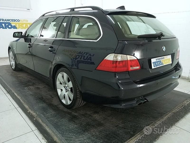 Usata BMW 530 Comfort Edition 231 CV (169 kW) 2007 Azzurro metallizzato Station wagon