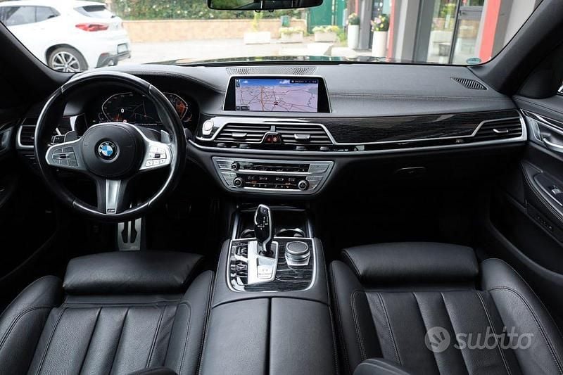 Usata BMW 730 M Sport 286 CV (210 kW) 2021 Blu / metallizzato Berlina