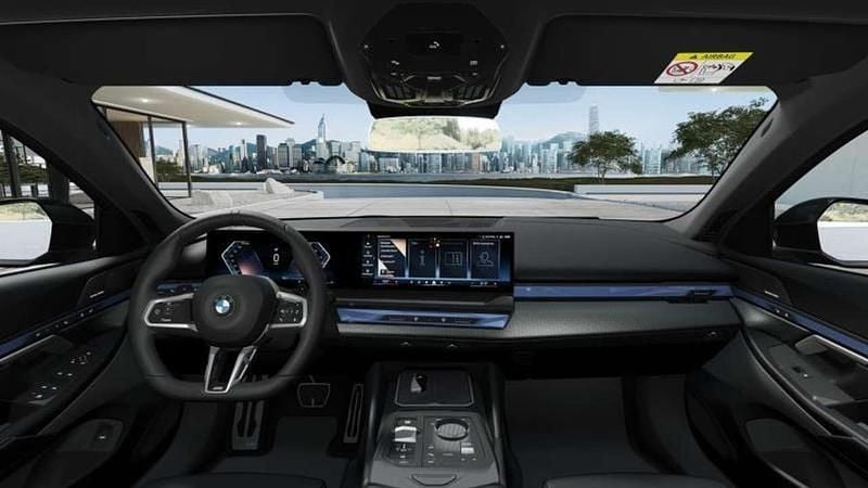 Nuova BMW 520 M Sport 197 CV (144 kW) 2026 Black sapphire metallizzato Station wagon