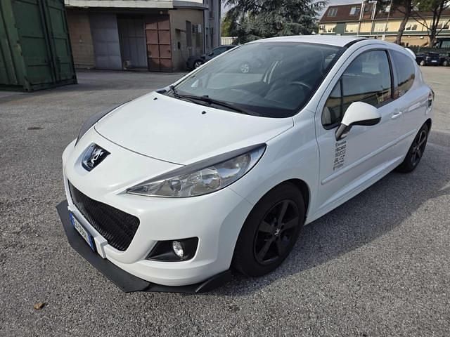Bianco Usata 2010 Peugeot 207 Sport Tre volumi | 2950 € (Buon prezzo) - Immagine 1/4