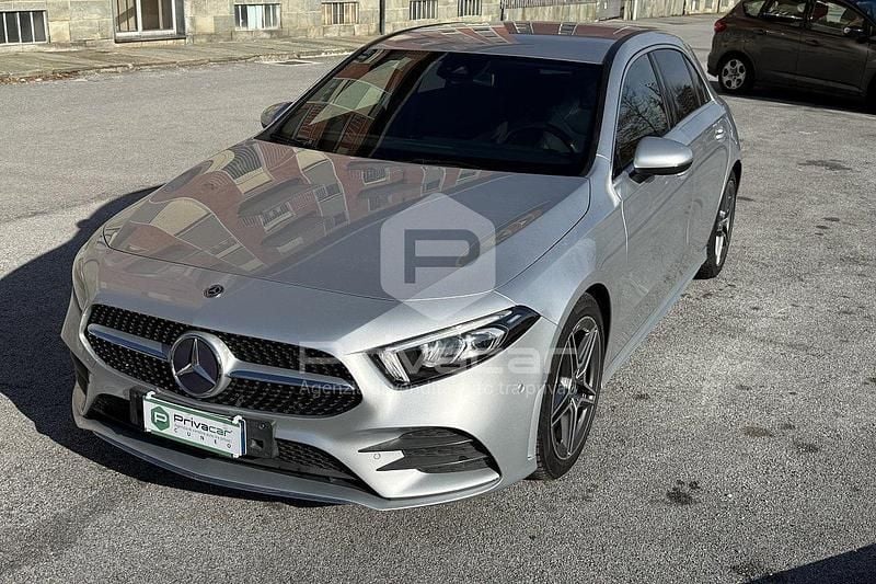 Usata Mercedes A180 Premium 116 CV (85 kW) 2018 Grigio Berlina