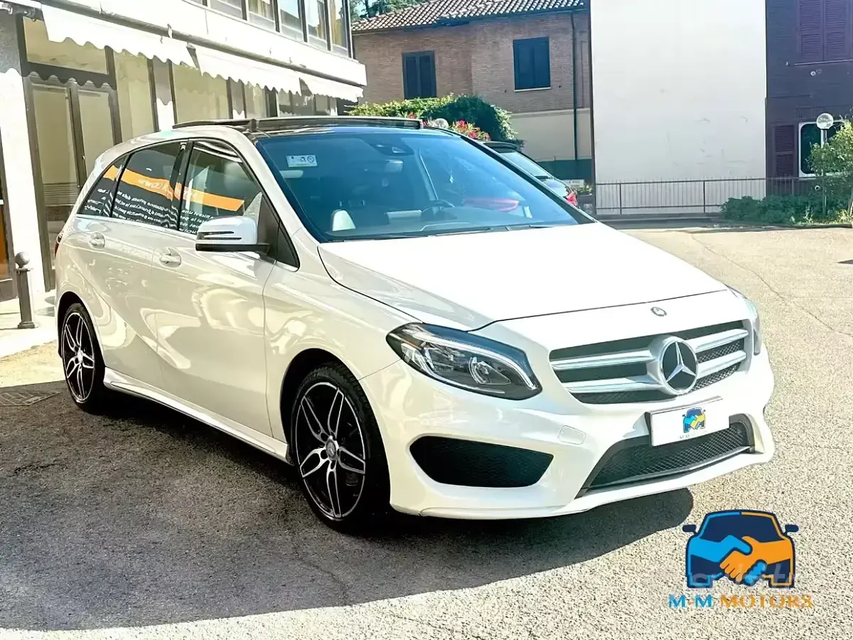 Usata Mercedes B200 Premium 136 CV (100 kW) 2016 Bianco Utilitaria