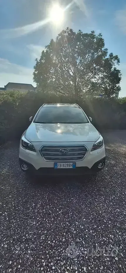 Usata Subaru Outback 2015 Bianco Station wagon