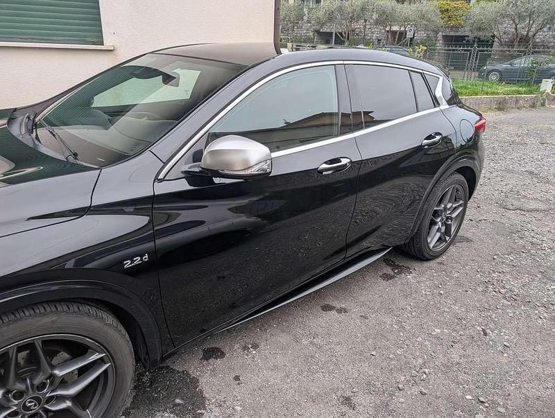 Usata Infiniti Q30 Premium 170 CV (125 kW) 2017 Nero Berlina