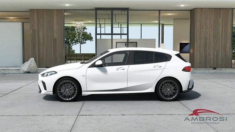Usata BMW 118 Comfort Edition 150 CV (110 kW) 2024 Utilitaria