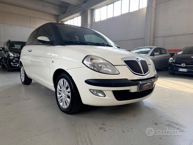 Usata Lancia Ypsilon 80 CV (58 kW) 2006 Beige Utilitaria