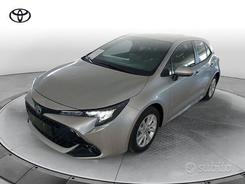 Argento Usata 2024 Toyota Corolla Active Station wagon | 25.900 € (Buon prezzo) - Immagine 1/4