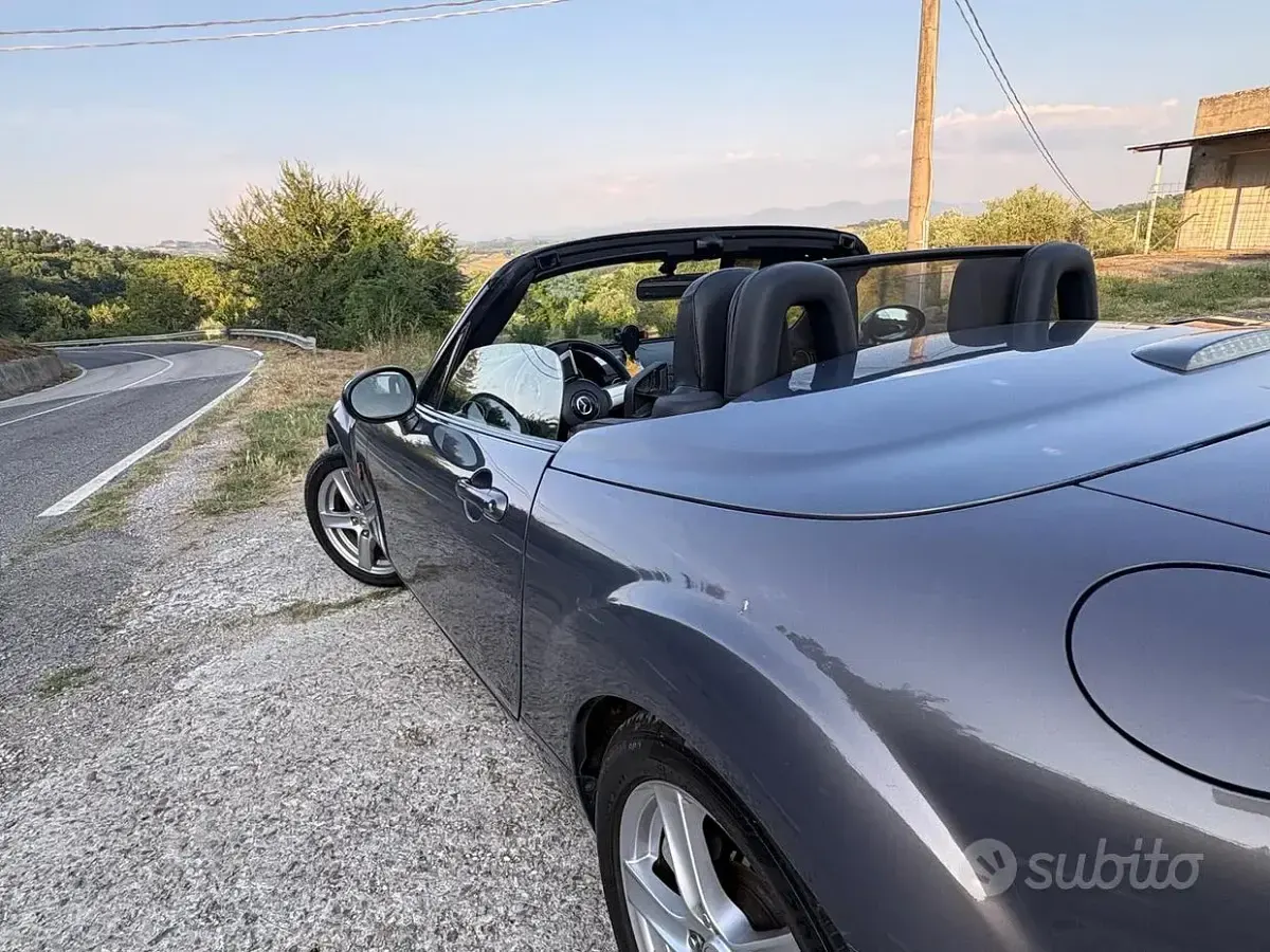 Usata Mazda MX5 126 CV (92 kW) 2008 Grigio Cabrio