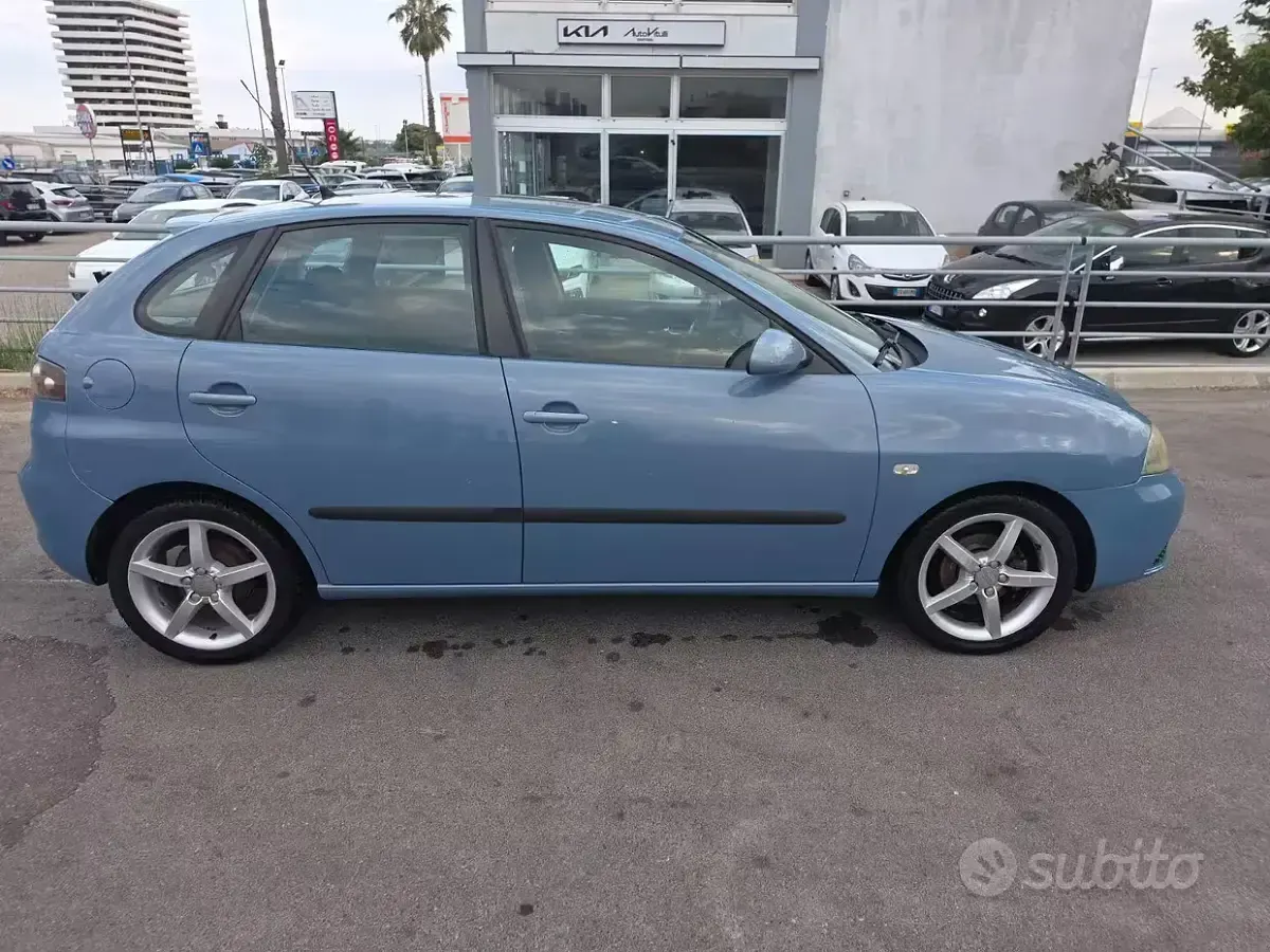 Usata Seat Ibiza 80 CV (58 kW) 2007 Bluazzurro Utilitaria