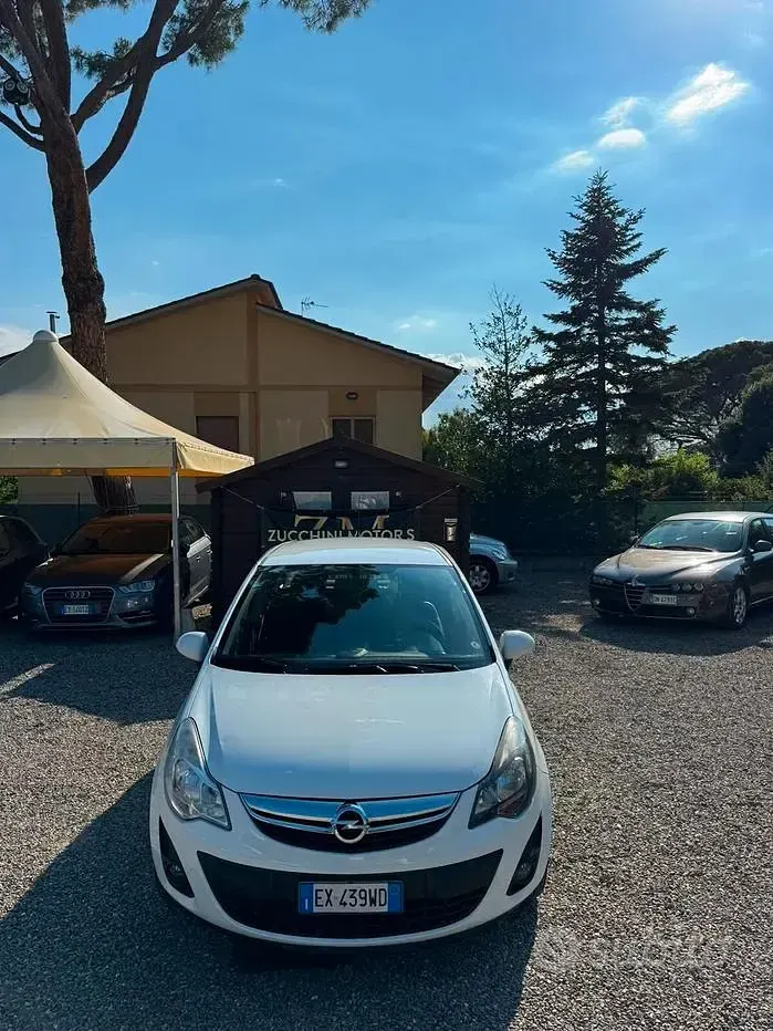 Usata Opel Corsa Edition 86 CV (63 kW) 2014 Bianco Utilitaria