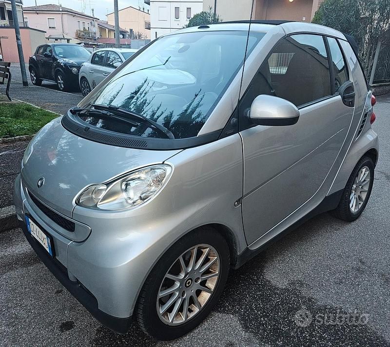 Grigio Usata 2009 Smart ForTwo Cabrio Cabrio | 4750 € (Buon prezzo) - Immagine 1/4