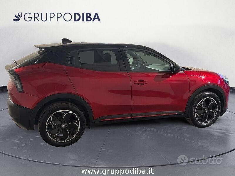 Usata Alfa Romeo Junior Edizione Speciale 114 kW (156 CV) 2024 Rosso SUV
