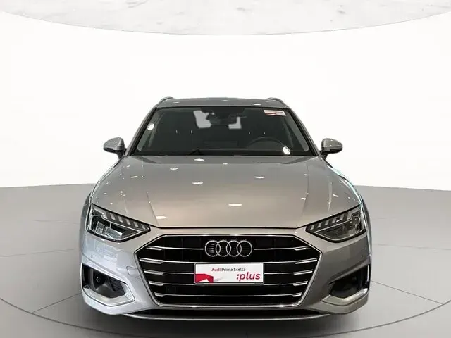Usata Audi A4 Advanced Plus 136 CV (100 kW) 2022 Argento fioretto metallizzato Station wagon