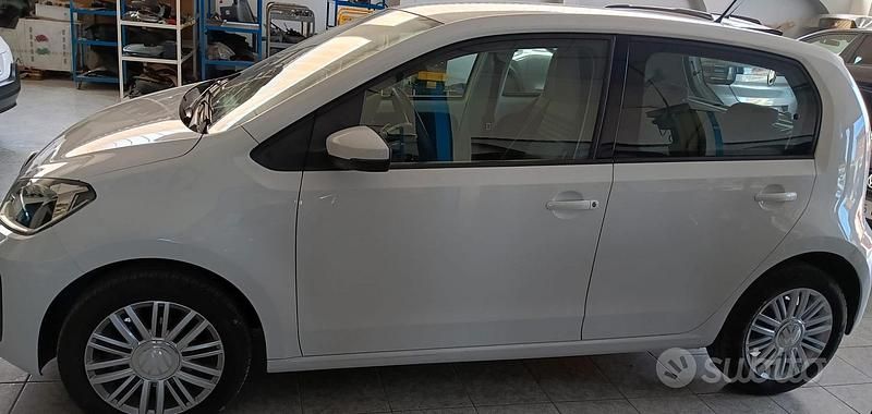Usata VW up! Move 60 CV (44 kW) 2020 Bianco Utilitaria