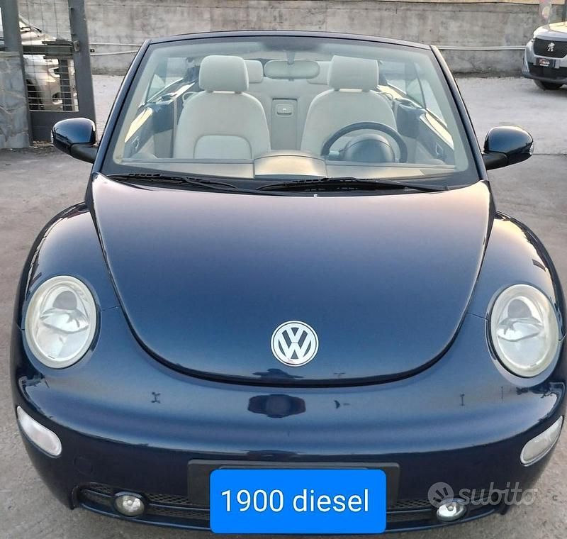 Usata VW New Beetle 101 CV (74 kW) 2005 Blu Utilitaria