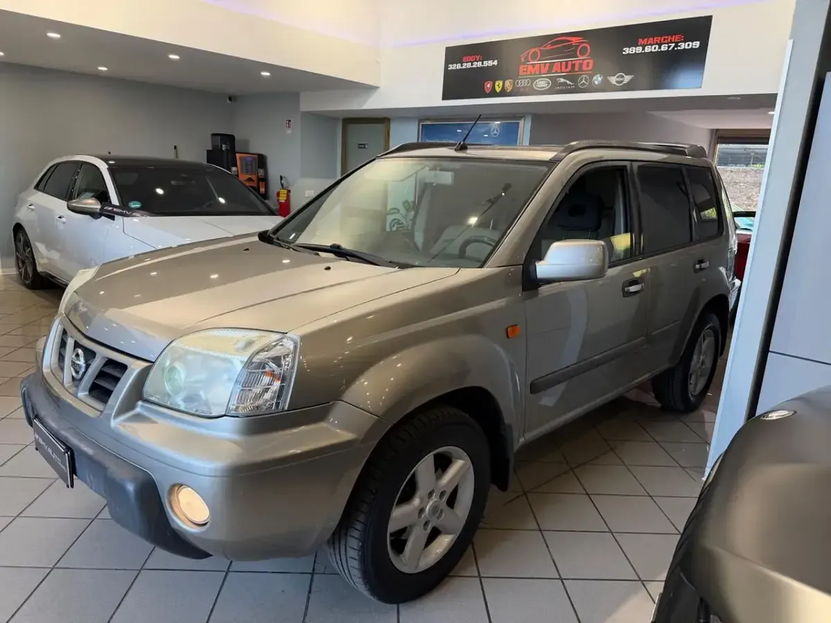Usata Nissan X-Trail 114 CV (83 kW) 2003 Grigio SUV