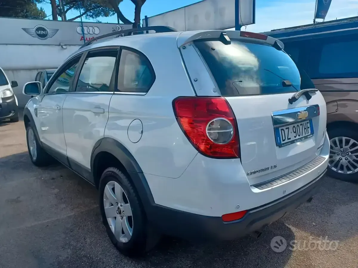 Usata Chevrolet Captiva 127 CV (93 kW) 2010 Bianco SUV