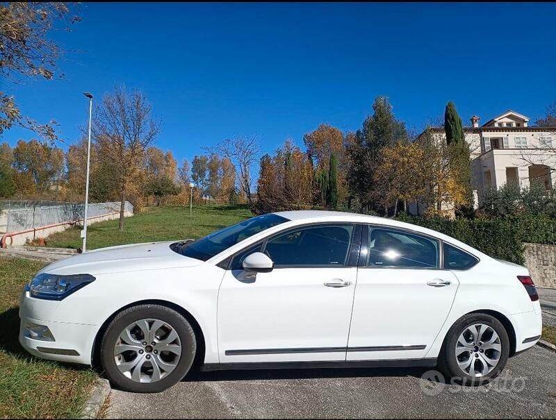 Usata 2014 Citroën C5 Tre volumi | 7800 € (Cara) - Immagine 1/4