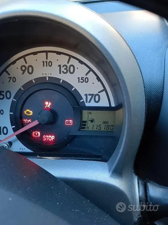Usata Citroën C1 68 CV (50 kW) 2010 Rosso Utilitaria