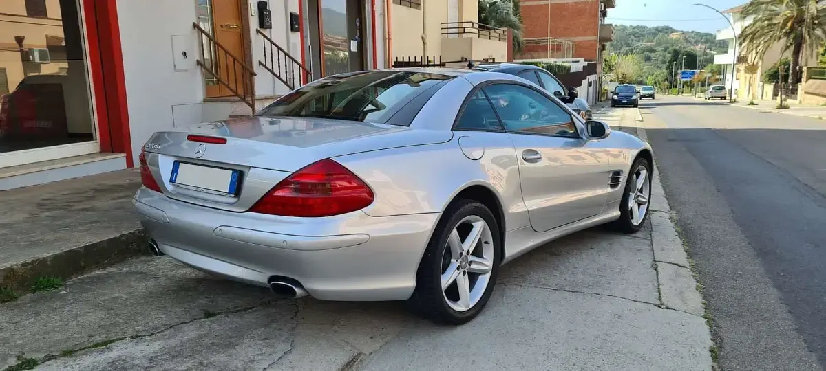 Begagnad Mercedes SL500 306 HK (225 kW) 2001 Silver Cab