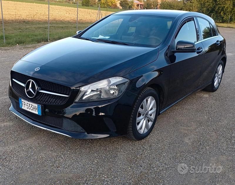 Nero Usata 2018 Mercedes A160 Premium Tre volumi | 12.999 € (Super prezzo) - Immagine 1/4