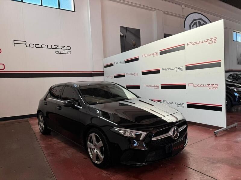 Nero Usata 2019 Mercedes A180 Premium Tre volumi | 19.500 € (Buon prezzo) - Immagine 1/4