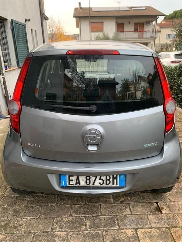 Usata Opel Agila 65 CV (47 kW) 2010 Grigio Utilitaria