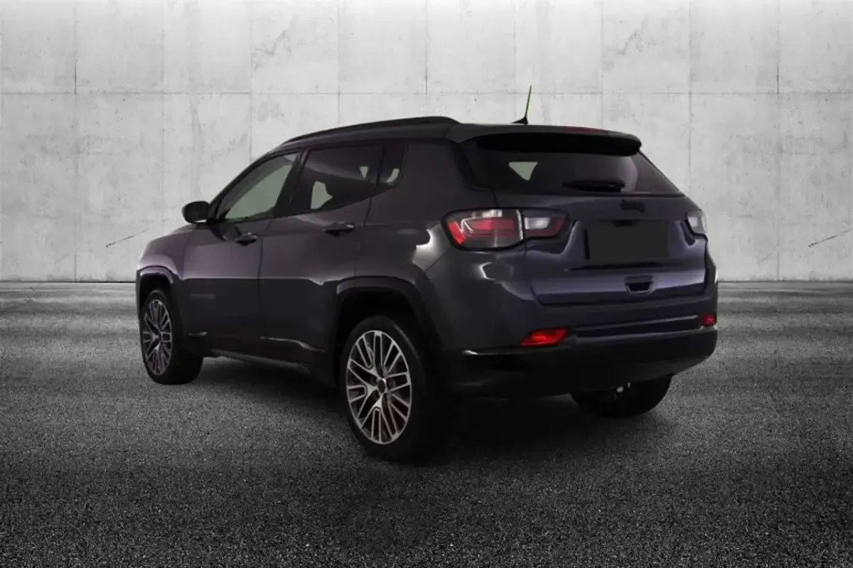 Usata Jeep Compass Summit 131 CV (96 kW) 2025 Grigio SUV