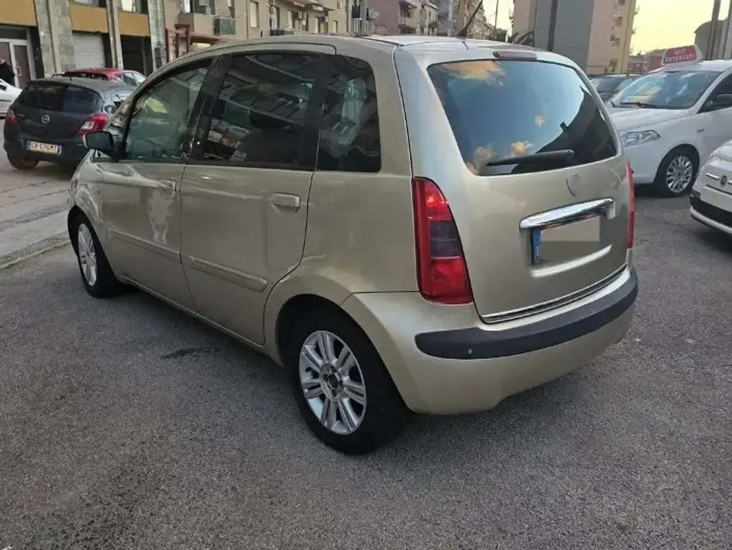 Usata Lancia Musa 69 CV (50 kW) 2007 Bronzo Monovolume