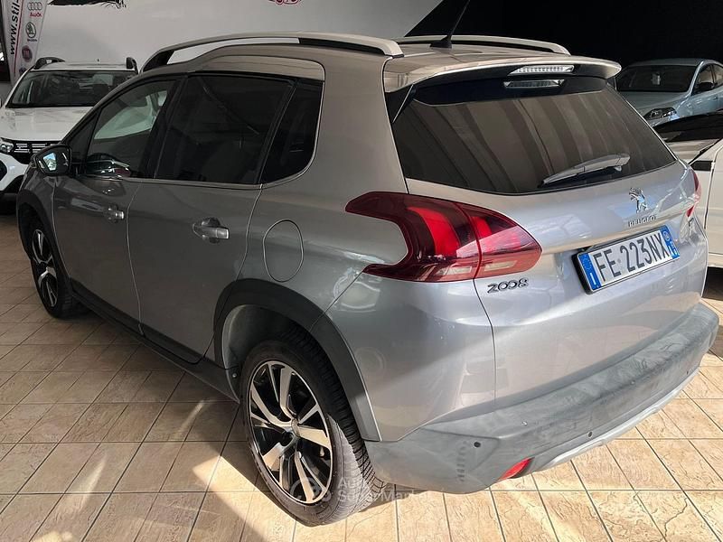 Usata Peugeot 2008 99 CV (72 kW) 2016 Gray SUV