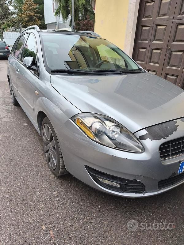 Usata Fiat Croma 150 CV (110 kW) 2010 Grigio Station wagon