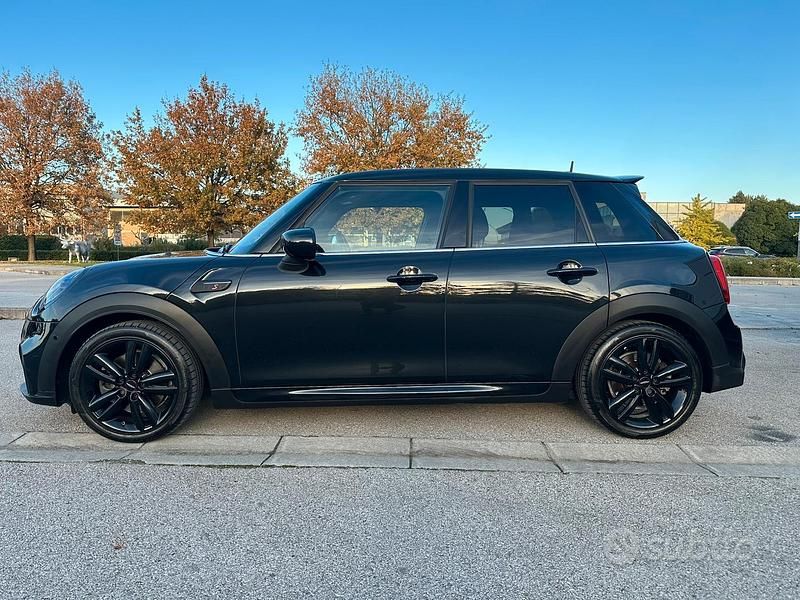 Usata Mini Cooper S 178 CV (130 kW) 2022 Nero Utilitaria