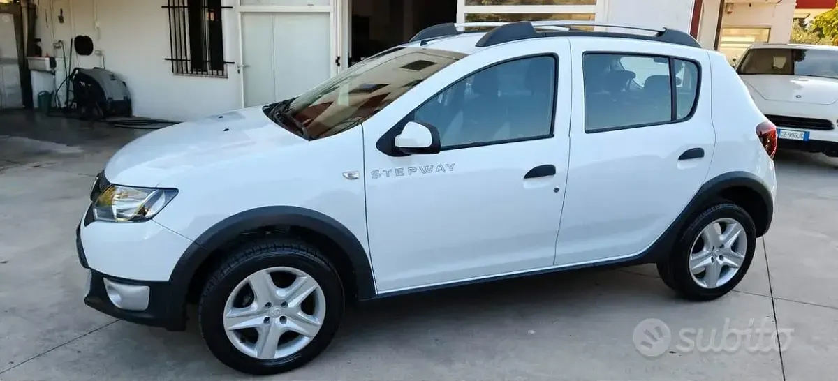 Usata Dacia Sandero Stepway 90 CV (66 kW) 2014 Bianco Berlina