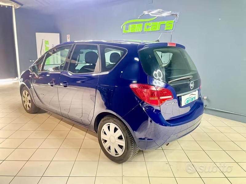 Usata Opel Meriva Cosmo 101 CV (74 kW) 2013 Blu Monovolume