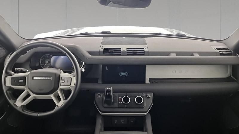 Usata Land Rover Defender Dynamic 249 CV (183 kW) 2022 Pangea green SUV