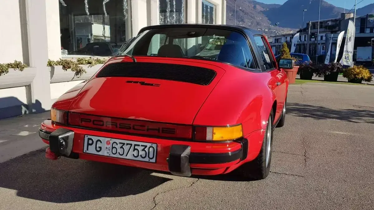 Usata Porsche 911 204 CV (150 kW) 1982 Rosso Cabrio