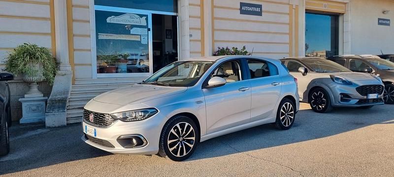 Grigio Usata 2019 Fiat Tipo Lounge Tre volumi | 11.800 € (Molto cara) - Immagine 1/4