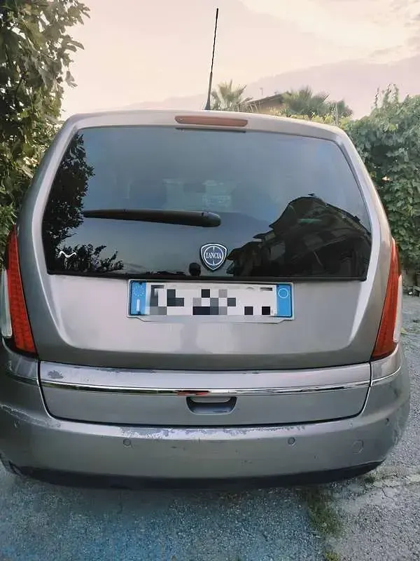 Usata Lancia Musa S 95 CV (69 kW) 2011 Lilla Monovolume