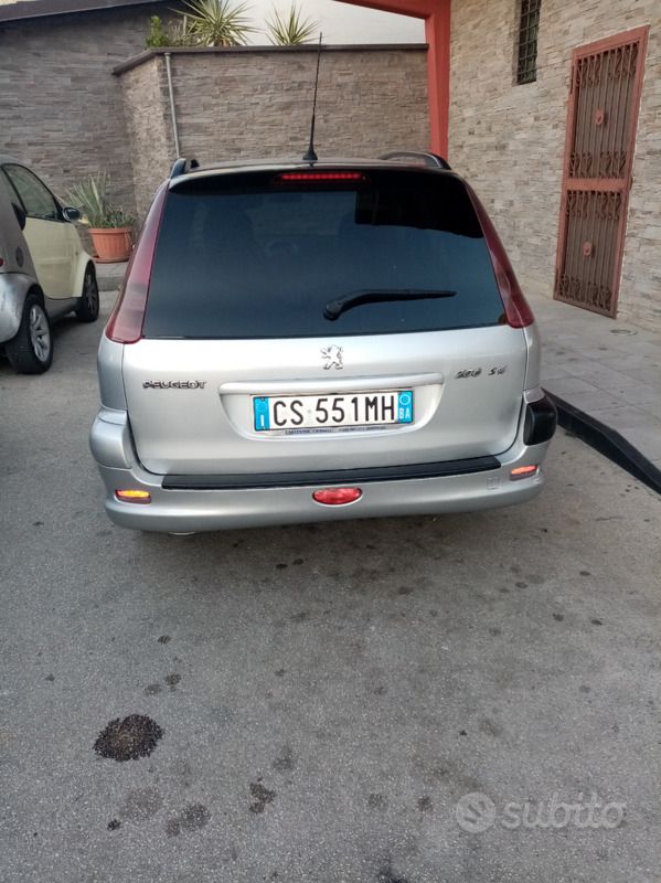 Begagnad Peugeot 206 88 HK (64 kW) 2005 Grå Kombi